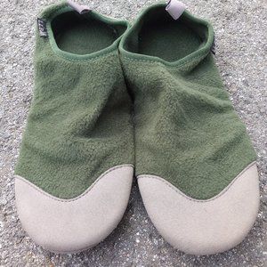 Unisex LL bean green and gray size small slippers women's 9-10